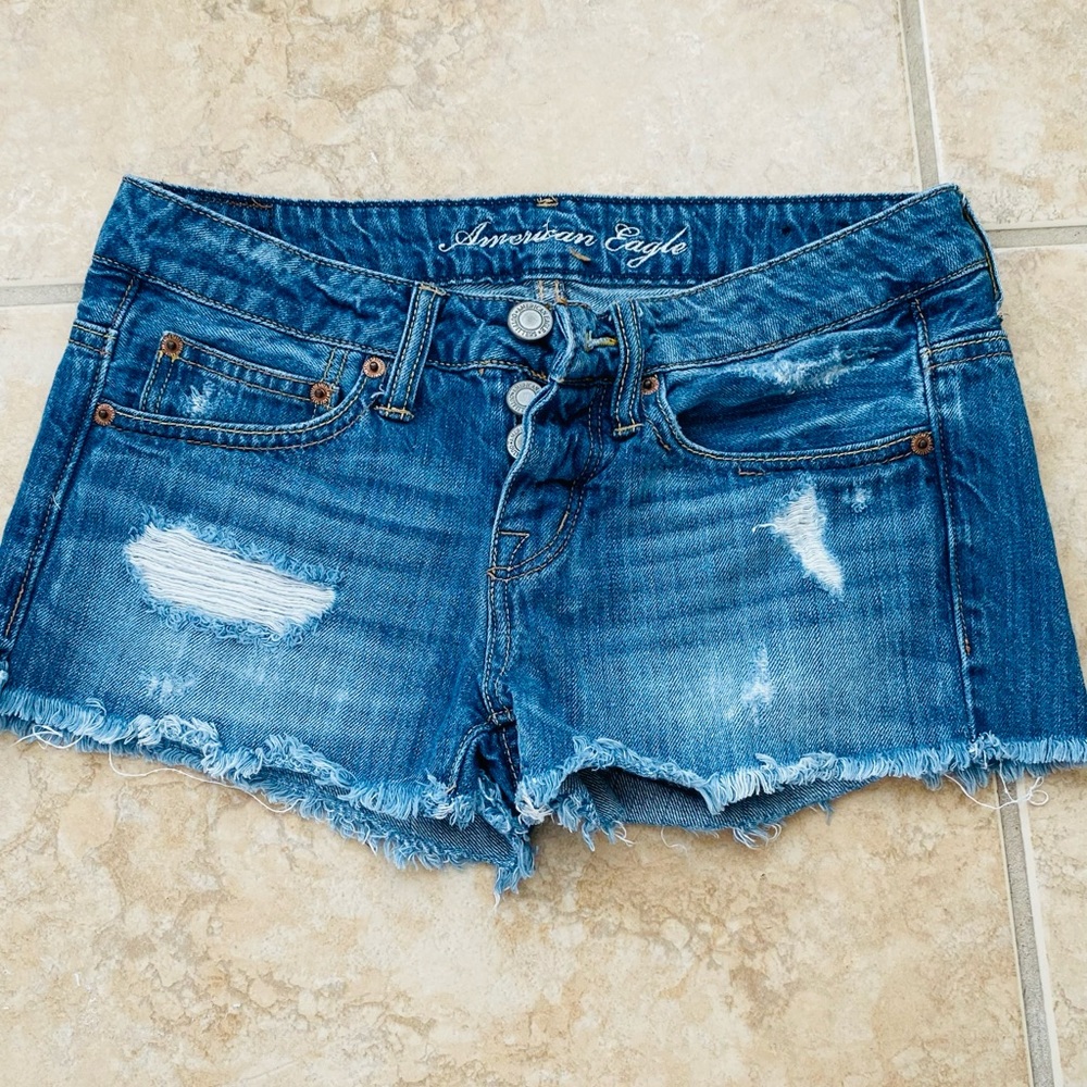 American Eagle short